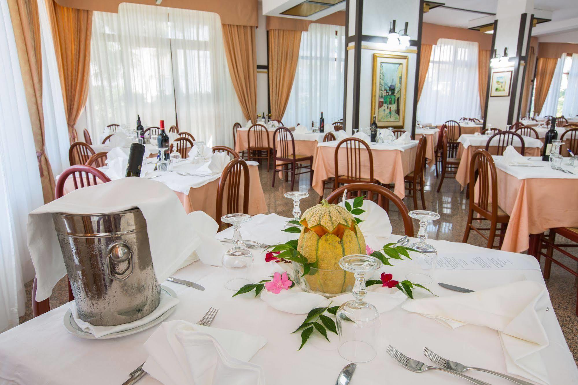 Hotel Mediterraneo Vieste Ngoại thất bức ảnh